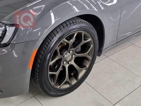 کرایسلەر 300